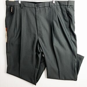 Haggar Cool 18 Pleated Dress Pants Men’s 46x30 Classic Fit Gray Comfort Waist